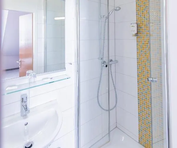 アイグナー 3* ボン